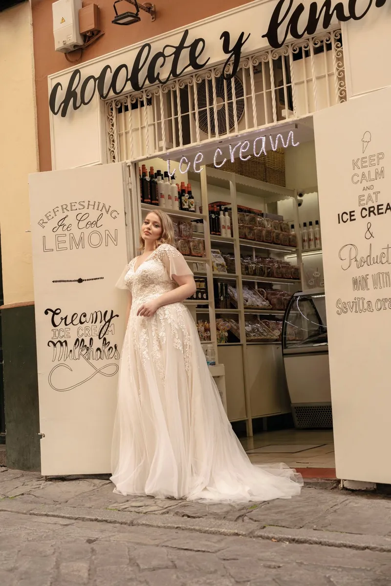 Brautkleid 2 von Agnes Fashion Group